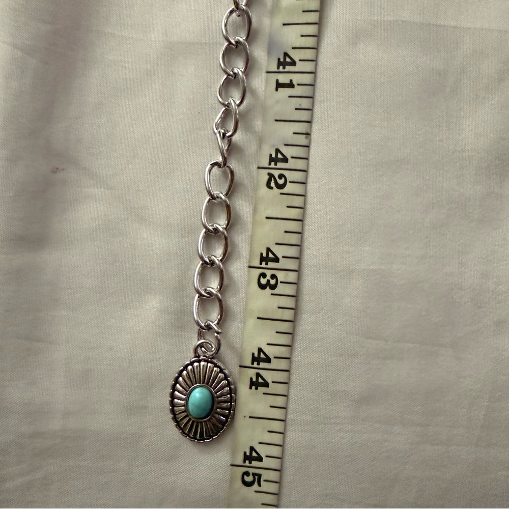 Old silver tone metallic concho style faux turquoise chain belt - Picture 7 of 9